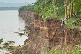 Phú Thọ công bố tình huống khẩn cấp về thiên tai do sạt lở bờ sông Lô