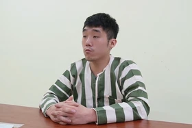 Tiktoker “Dù Bầu Trời” bị bắt vì bắt chước “Tàng Keng Ông Trùm”