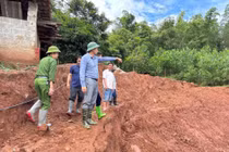 Xã Pà Cò khẩn trương di dời người dân khỏi khu nguy cơ sạt lở