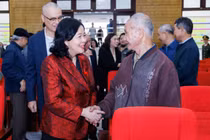 Bà Bùi Thị Minh Hoài nhấn mạnh quan điểm "dân là gốc”