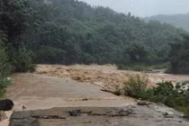 Quảng Ngãi xảy ra hơn 120 điểm sạt lở do mưa lớn kéo dài