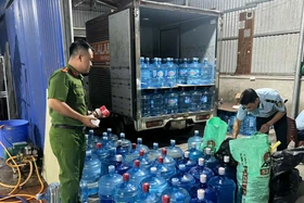 Hà Nội triệt phá vụ sản xuất nước Lavie giả quy mô lớn
