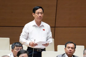 Quốc hội bàn về tăng lương cơ sở và cải thiện đời sống cán bộ