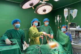 Học sinh lớp 7 ở Gia Lai bị bạn đâm thấu ngực nguy kịch