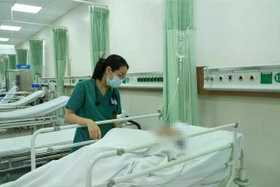 Nhiều người nhập viện sau khi ăn bánh mì tại TP HCM