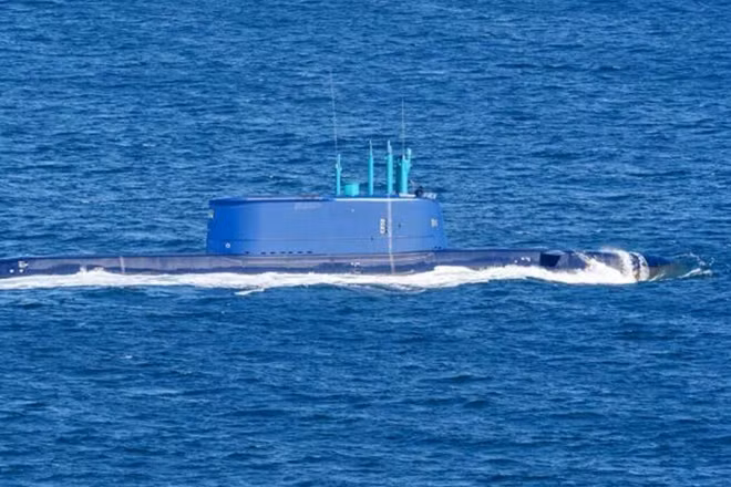 israeli-navy-reportedly-takes-delivery-of-final-dolphin-class-submarine-ins-drakon-in-germany-925-001.jpg