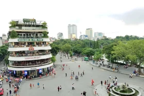 Hà Nội thí điểm hạn chế ô tô trên 16 chỗ vào phố cổ