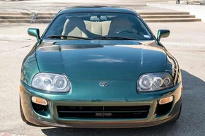 Chiếc Toyota Supra 30 năm tuổi chạy chán bán đắt ngang Cadillac CT4-V mới