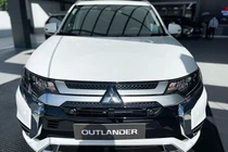 Chiếc xe Mitsubishi Outlander "bị lạc" phiếu xuất xưởng tại Việt Nam