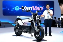 Suzuki VanVan 1970s được "tái sinh" thành xe máy chạy điện e-VanVan