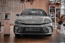 Top sedan cỡ D tại Việt Nam, Toyota Camry bán 78 xe vẫn dẫn đầu phân khúc