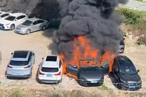 Xe điện Avatr 06 mới mua hơn 1 tháng của Trung Quốc bất ngờ bốc cháy