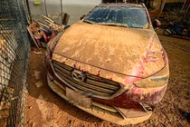 Choáng váng với phí sửa chữa ôtô ngập nước lên đến gần 540 triệu đồng