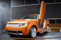 Land Rover Stormer - chiếc Range Rover cửa cắt kéo duy nhất được sản xuất