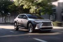 Toyota bZ4X ra mắt Đông Nam Á: SUV điện cỡ trung giá từ 1,2 tỷ đồng