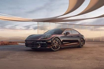 Chiếc Porsche Panamera Turbo độc nhất cho đại gia mê rượu sâm panh và xì gà