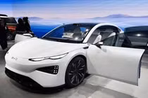 BYD Seal 08 - sedan cỡ lớn chạy tới 300 km "không uống 1 giọt xăng"