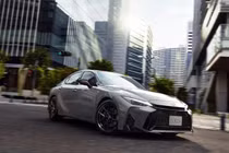 Lexus IS F Sport Mode Black V đặc biệt từ 1,12 tỷ đồng ra mắt 