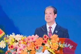 Bộ trưởng Kim Sơn nhắn gửi nhà giáo, hãy xứng đáng với nghề cao quý