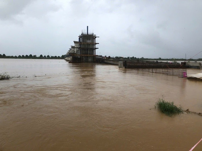 Hiện lũ trên sông Trà Khúc đã vượt báo động 3