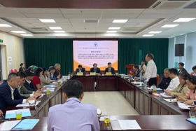 Bốn mươi năm - hành trình của trí tuệ, bản lĩnh và sự cống hiến