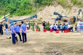 Gia Lai tạm đình chỉ sinh hoạt đảng đối với 5 cán bộ bị điều tra hình sự