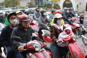 Mưa lớn và gió mạnh ảnh hưởng từ miền Trung đến biển Đông