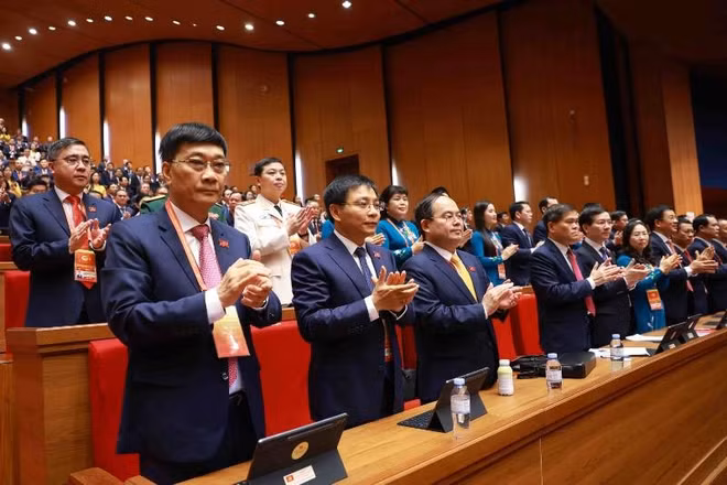 vna-potal-phien-khai-mac-dai-hoi-xiv-cua-dang-800-10.jpg
