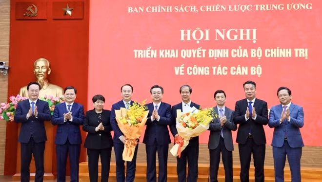 a-ban-chinh-sac.jpg