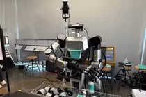 “Gắn camera lên đầu” để dạy robot làm việc như người thật