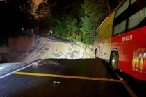 Giao thông bị chia cắt tại đèo Mimosa sau vụ sạt lở lớn