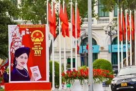 Lá phiếu bầu cử... gửi trọn niềm tin vào đại biểu đủ đức, đủ tài 