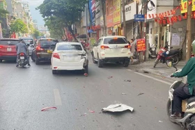 Tai nạn liên hoàn trên phố Tôn Đức Thắng, 4 người bị thương 