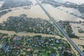 Sông Mã vượt mức lũ lịch sử, Thanh Hoá gồng gánh qua bão