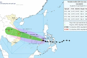 Biển Đông gió mạnh, bão Kalmaegi gây mưa lớn và sóng cao nguy hiểm