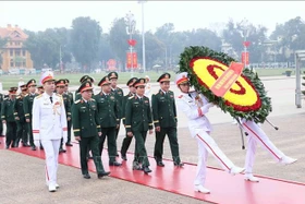 Lãnh đạo Đảng, Nhà nước viếng Chủ tịch Hồ Chí Minh nhân kỷ niệm 96 năm Ngày thành lập Đảng