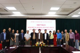 VUSTA tiếp nhận kinh phí ủng hộ đồng bào miền Trung, Tây Nguyên