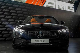 Mercedes-AMG SL43 mui trần bất ngờ giảm giá tới 1,06 tỷ tại Việt Nam