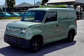 Ôtô điện VinFast EC Van lộ diện tại nhà máy, sắp đến tay người dùng