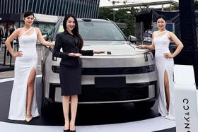 Tấn thấy Lynk & Co 900 tại Việt Nam, SUV cỡ lớn "ăn xăng" 0,65 lít/100 km