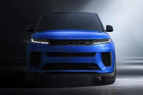 "Soi" Range Rover Sport SV Ultimate Edition đặc biệt mang màu sơn biểu tượng