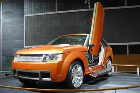 Land Rover Stormer - chiếc Range Rover cửa cắt kéo duy nhất được sản xuất