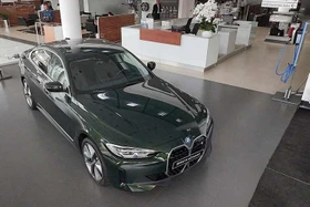 BMW sẽ dừng sản xuất i4 chuyển trọng tâm sang i3 chạy điện mới