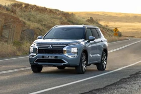 Xe SUV Mitsubishi Outlander PHEV 2026 ra mắt, "ăn xăng" chỉ 1,5 lít/100km