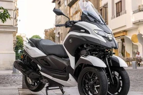 Ra mắt Yamaha Tricity 300 2026 - xe tay ga 3 bánh có túi khí như ôtô