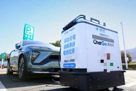 Robot sạc tự hành - xóa bỏ nỗi lo hạ tầng xe điện tại chung cư cũ