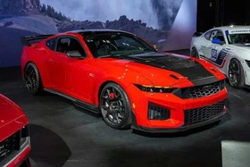 Ford Mustang Dark Horse SC 2026 chính thức chốt giá từ 2,7 tỷ đồng