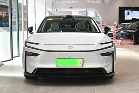 Toyota bZ7 2026 mở bán - sedan điện chạy 700 km/sạc, từ 683 triệu đồng