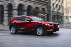 Cận cảnh Mazda CX-30 2026 vừa ra mắt, từ 25.975 USD