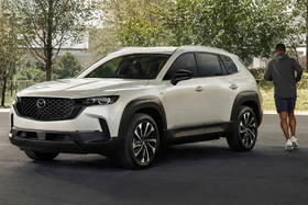 Mazda CX-50 2026 ra mắt - nâng cấp trang bị mạnh tay, hạ giá bán